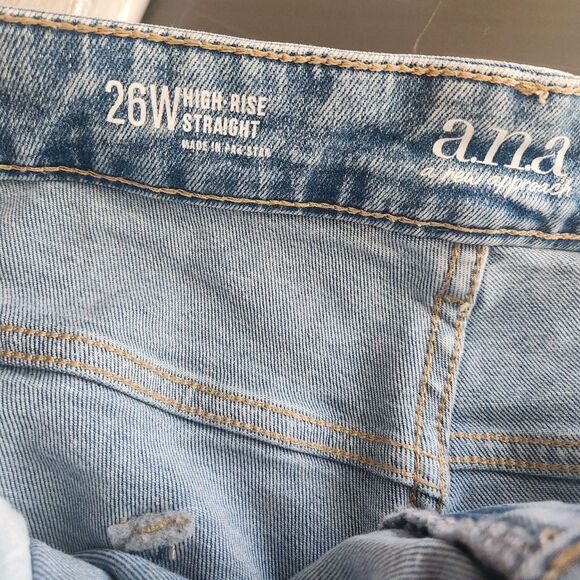 a.n.a 26W high rise straight light wash distressed denim jeans - Picture 7 of 8